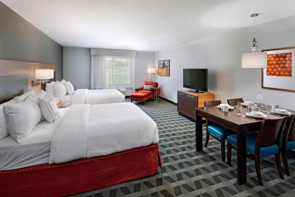 Deluxe Queen Studio with Two Queen Beds interior